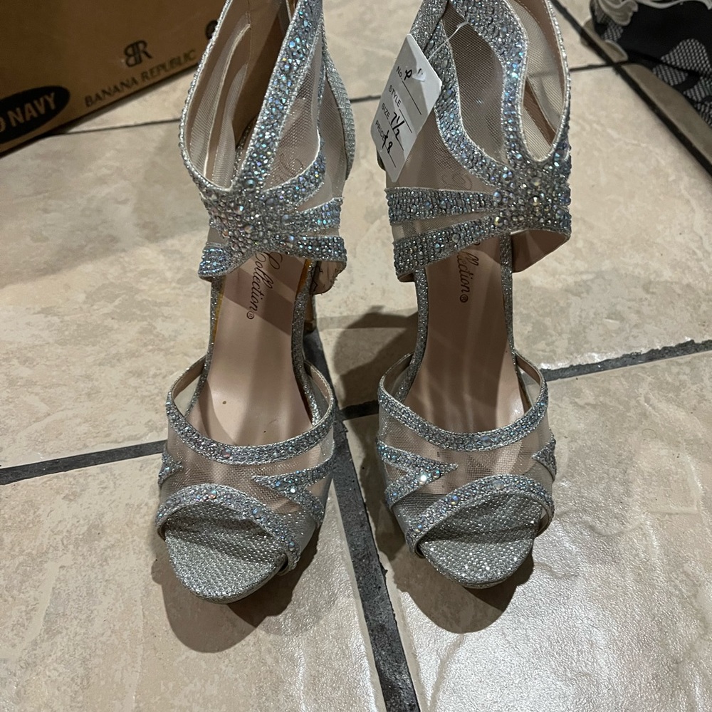 Heels - Picture 3 of 5